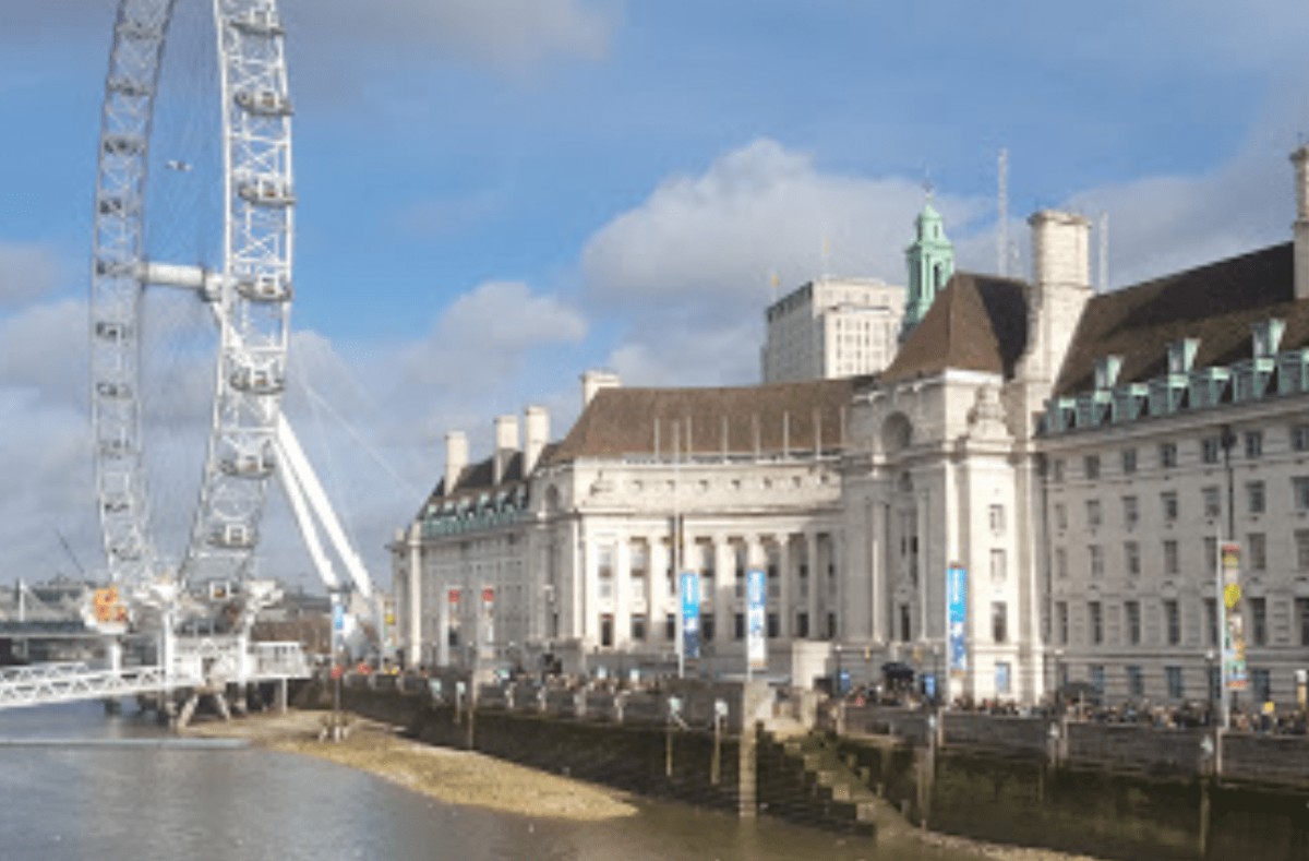 Londres atrai turistas de todo o mundo com seus pontos turísticos